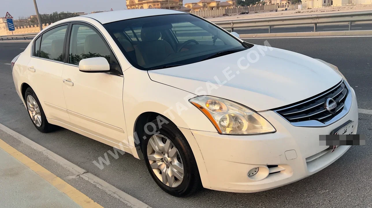 Nissan Altima 2.5 S 2012 Automatic 126,700 Km 4 Cylinder Front Wheel Drive (FWD) Sedan White