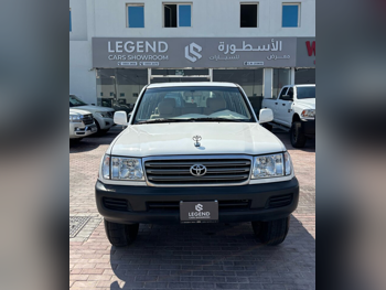 تويوتا  لاند كروزر  جي اكس  2003  عادي  71,746 كم  6 سلندر  دفع رباعي  اس يو في  أبيض