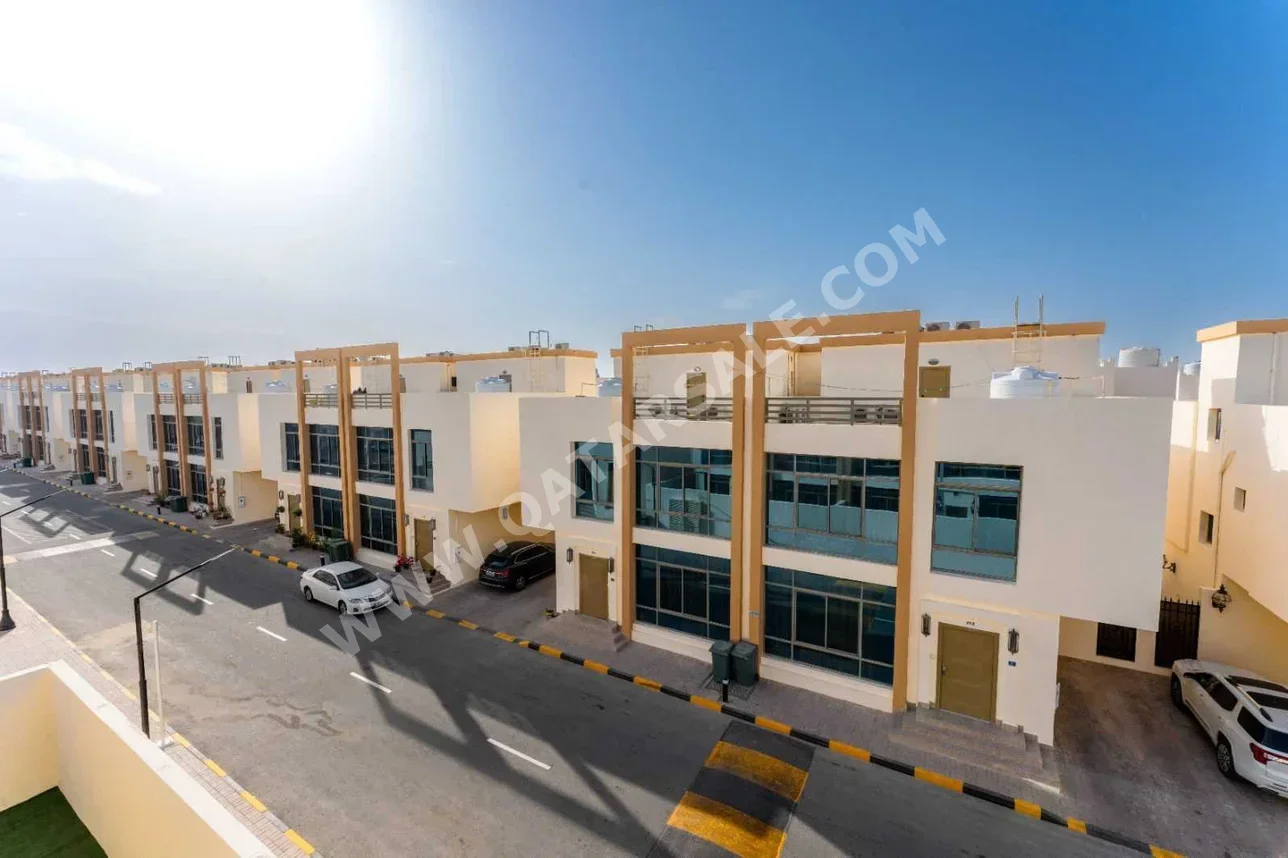 Compound - Fully Furnished - Al Daayen - Al Sakhama - 6 Bedrooms
