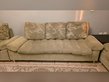 الأرائك والكنب والكراسي كنبة بثلاث مقاعد - اللون البيج