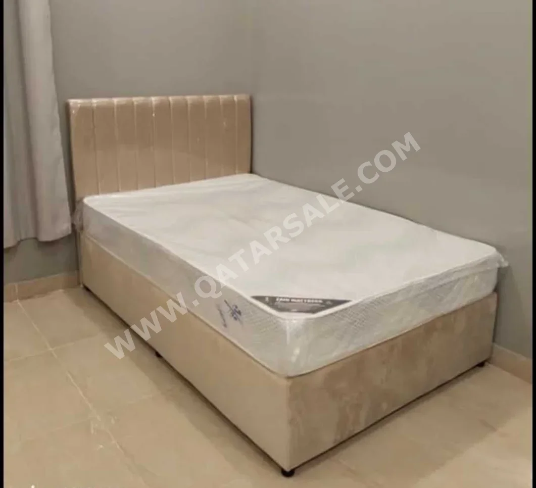 الأسّرة - فردي  - الأصفر  - متضمنة المرتبة