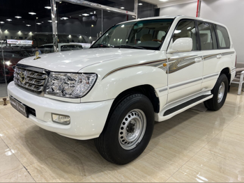 Toyota  Land Cruiser  VXR  2007  Automatic  470,000 Km  8 Cylinder  Four Wheel Drive (4WD)  SUV  White