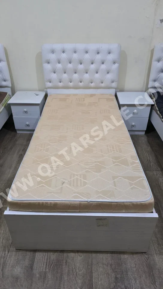 الأسّرة - سرير أحادي  - أبيض