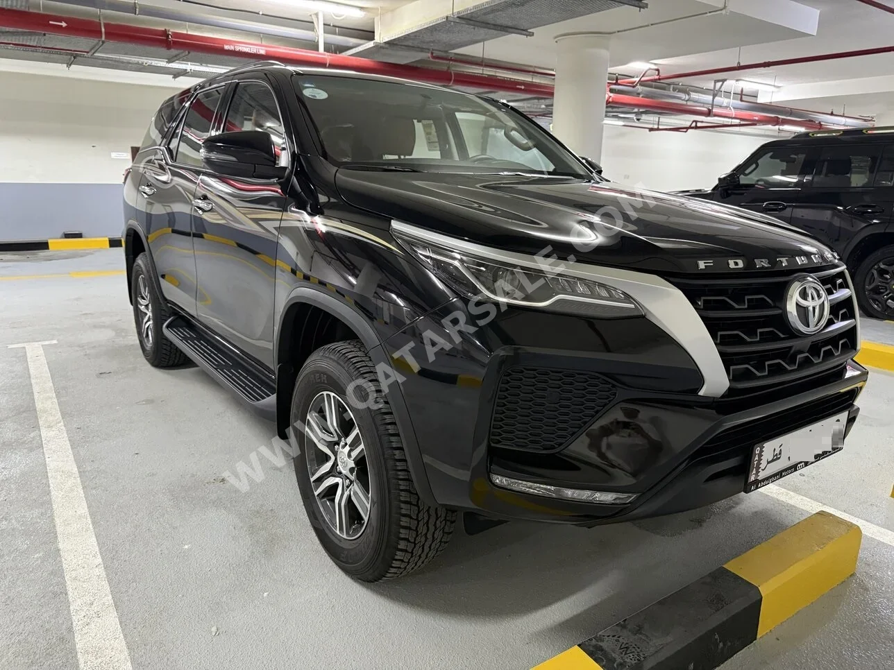 Toyota  Fortuner  2025  Automatic  4,000 Km  4 Cylinder  Four Wheel Drive (4WD)  SUV  Black  With Warranty