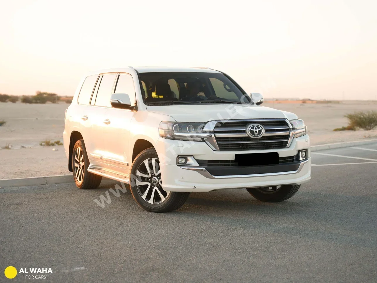 Toyota  Land Cruiser  GXR- Grand Touring  2019  Automatic  199,850 Km  8 Cylinder  Four Wheel Drive (4WD)  SUV  White