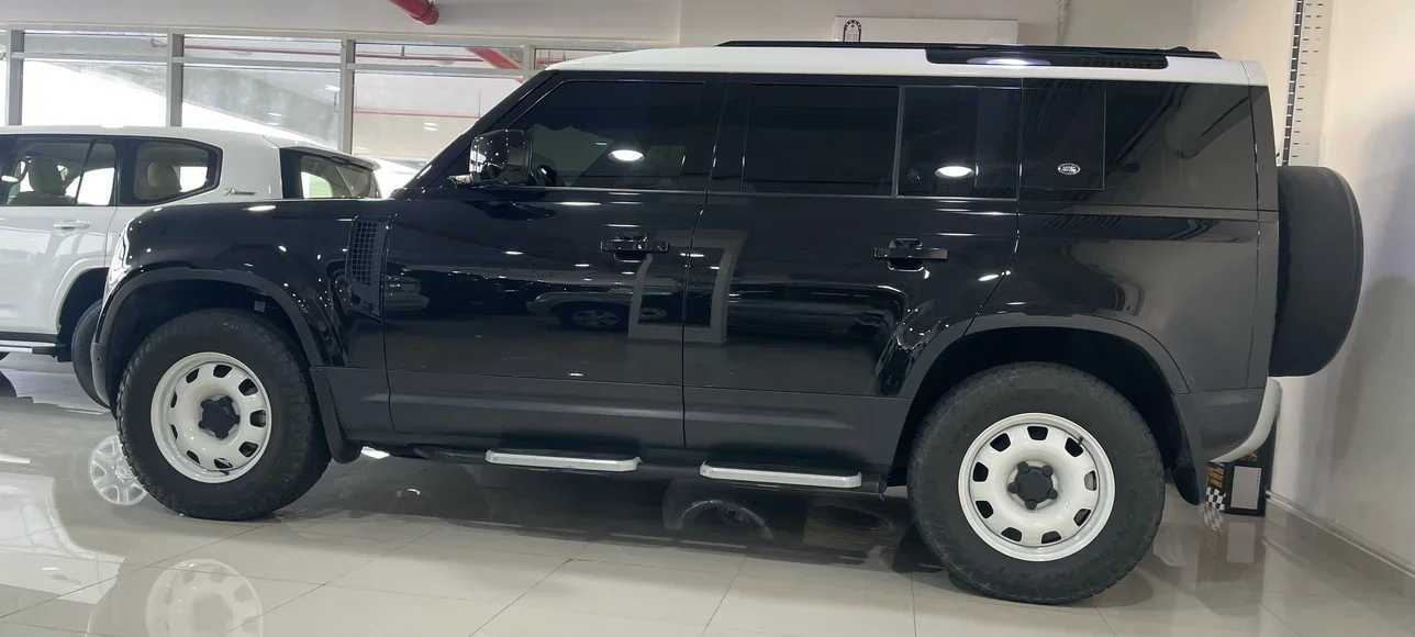 Land Rover  Defender  110 SE  2024  Automatic  40,000 Km  4 Cylinder  Four Wheel Drive (4WD)  SUV  Black  With Warranty