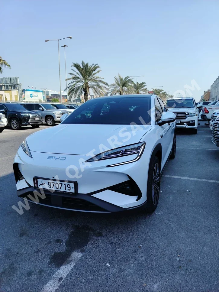 BYD Sealion 07 2025 Automatic 8,000 Km 0 Cylinder Four Wheel Drive (4WD) SUV White With Warranty