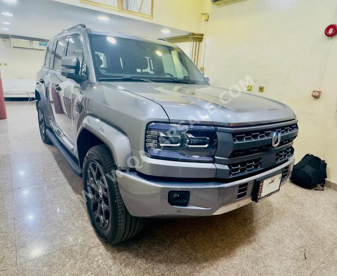 BYD Denza B5 Flag Ship 2026 Automatic 0 Km 4 Cylinder Four Wheel Drive (4WD) SUV Gray With Warranty