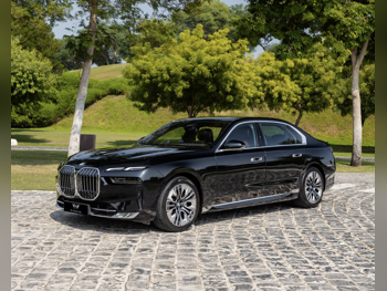 بي ام دبليو  الفئة - السابعة  735 اي  2023  اوتوماتيك  52,000 كم  4 سلندر  دفع خلفي  سيدان  أسود  تحت الضمان