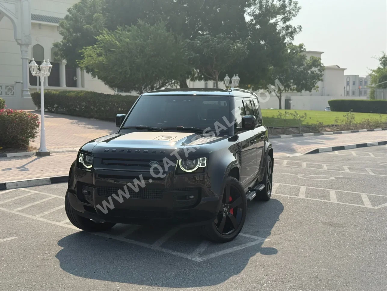 Land Rover  Defender  110 HSE  2024  Automatic  22,000 Km  6 Cylinder  Four Wheel Drive (4WD)  SUV  Black  With Warranty