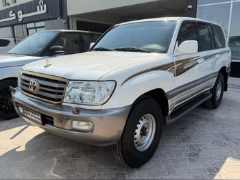Toyota  Land Cruiser  VXR  2007  Manual  121,000 Km  8 Cylinder  Four Wheel Drive (4WD)  SUV  White