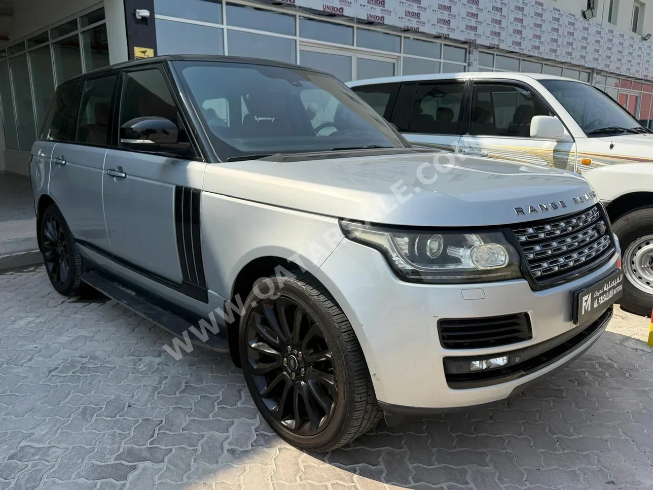 Land Rover  Range Rover  Vogue  Autobiography  2014  Automatic  177,000 Km  8 Cylinder  Four Wheel Drive (4WD)  SUV  Gold