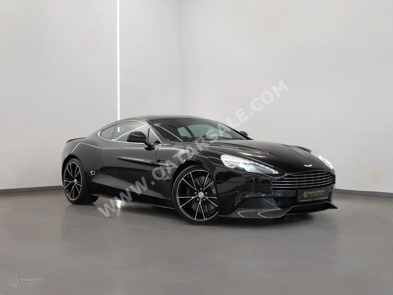أستون مارتن فانكوش 2013 اوتوماتيك 49,600 كم 12 سلندر دفع خلفي كوبيه \ سبورت أسود
