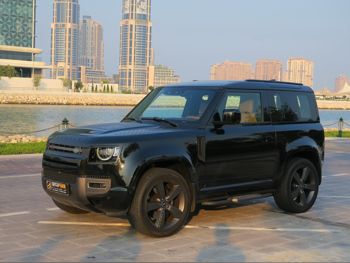 Land Rover  Defender  90 HSE  2022  Automatic  124,000 Km  6 Cylinder  Four Wheel Drive (4WD)  SUV  Black  With Warranty