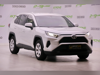 تويوتا  راف 4  2024  اوتوماتيك  15,000 كم  4 سلندر  دفع رباعي  اس يو في  أبيض  تحت الضمان