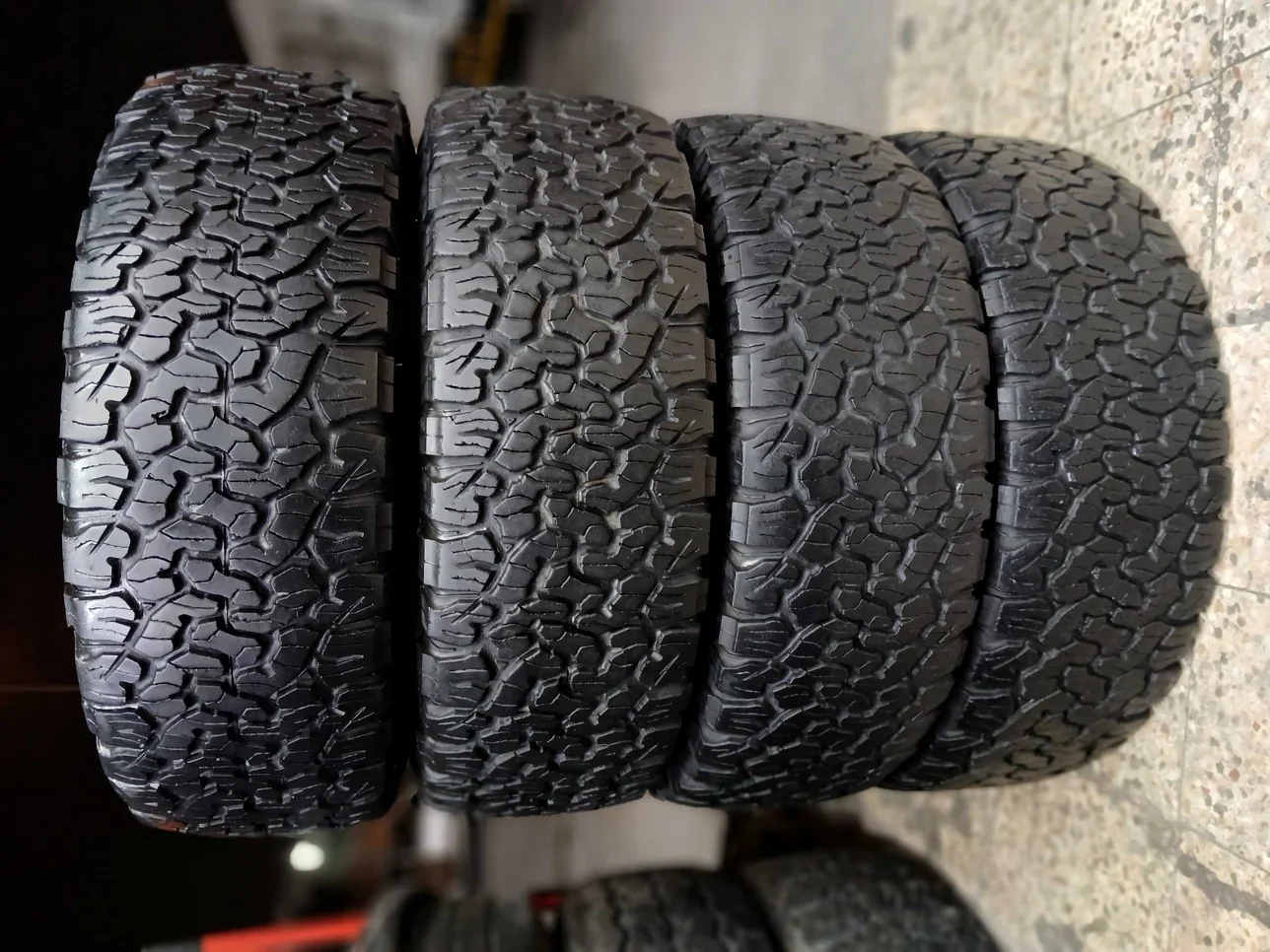 العجلات والجنوط (الرنقات) بي اف جود ريتش صنع في الولايات المتحدة الأمريكية (الولايات المتحدة الأمريكية) \ 4 مواسم 2857017 ميليمتر 17"