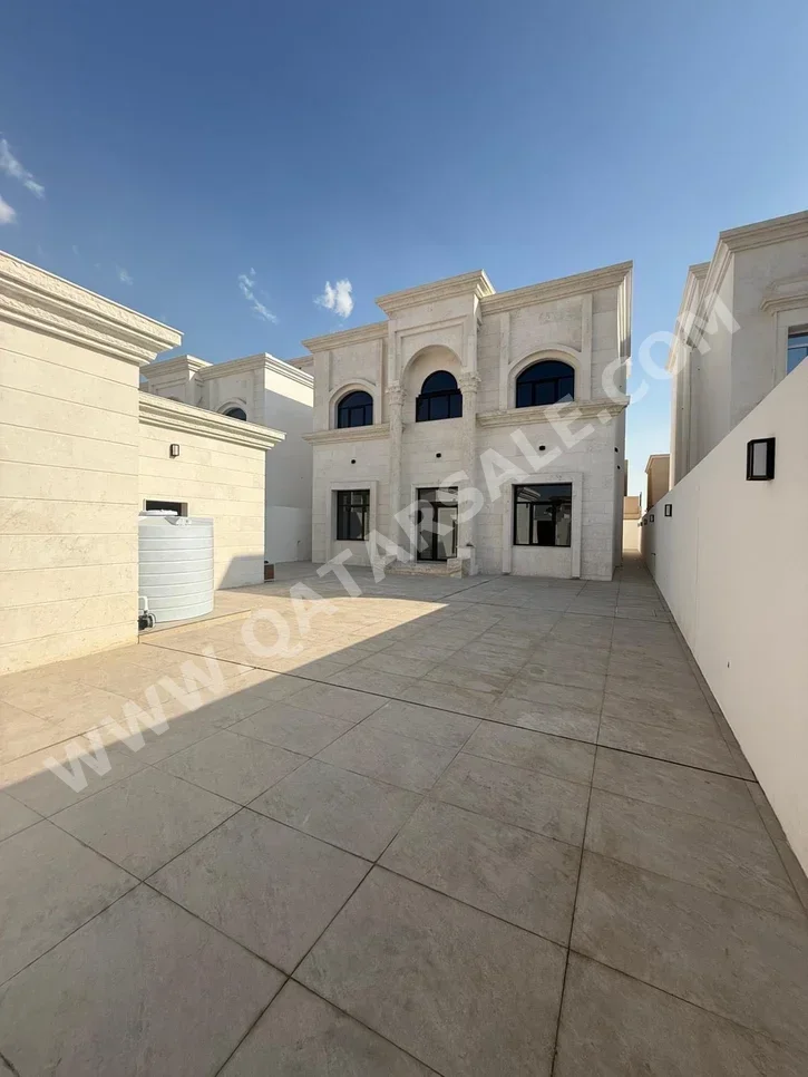 Family Residential  - Not Furnished  - Al Rayyan  - Izghawa  - 8 Bedrooms