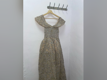 فستان - اللون البيج -المقاس: اكس سمول