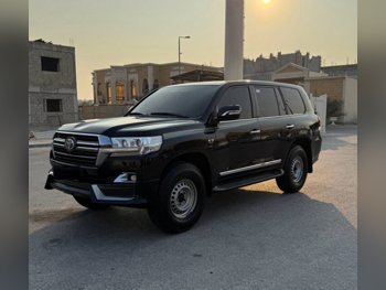 Toyota  Land Cruiser  VXR  2017  Automatic  280,436 Km  8 Cylinder  Four Wheel Drive (4WD)  SUV  Black