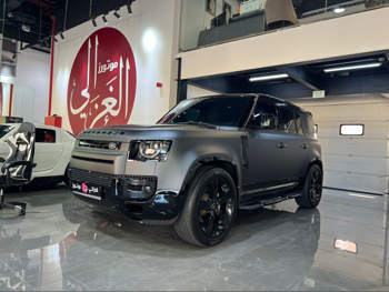 لاند روفر  ديفيندر  110 اكس داينمك  2023  اوتوماتيك  86,000 كم  6 سلندر  دفع رباعي  اس يو في  رمادي كاربيثيان  تحت الضمان