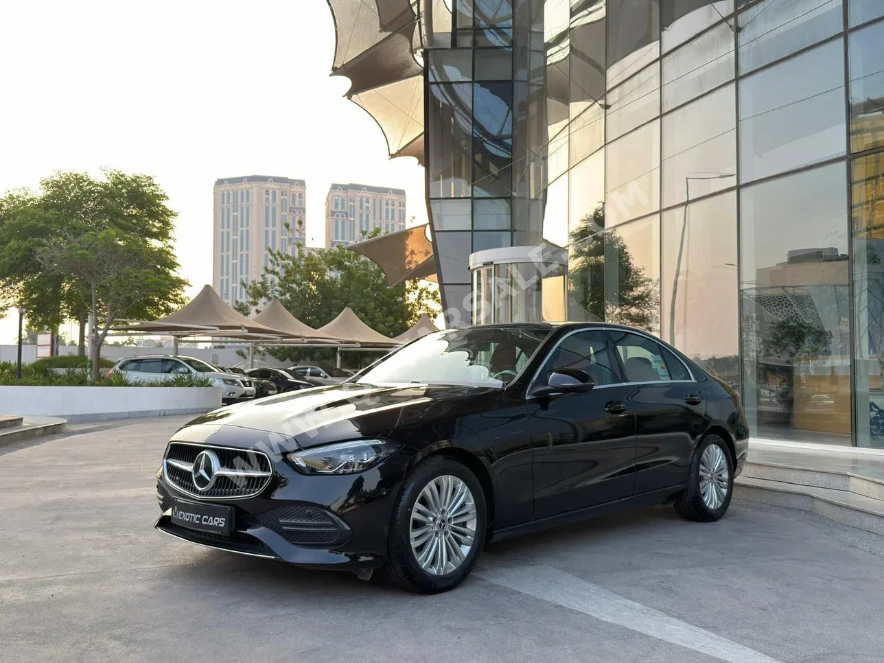 مرسيدس - بنز  سي - كلاس  200  2024  اوتوماتيك  0 كم  4 سلندر  دفع خلفي  سيدان  أسود  تحت الضمان