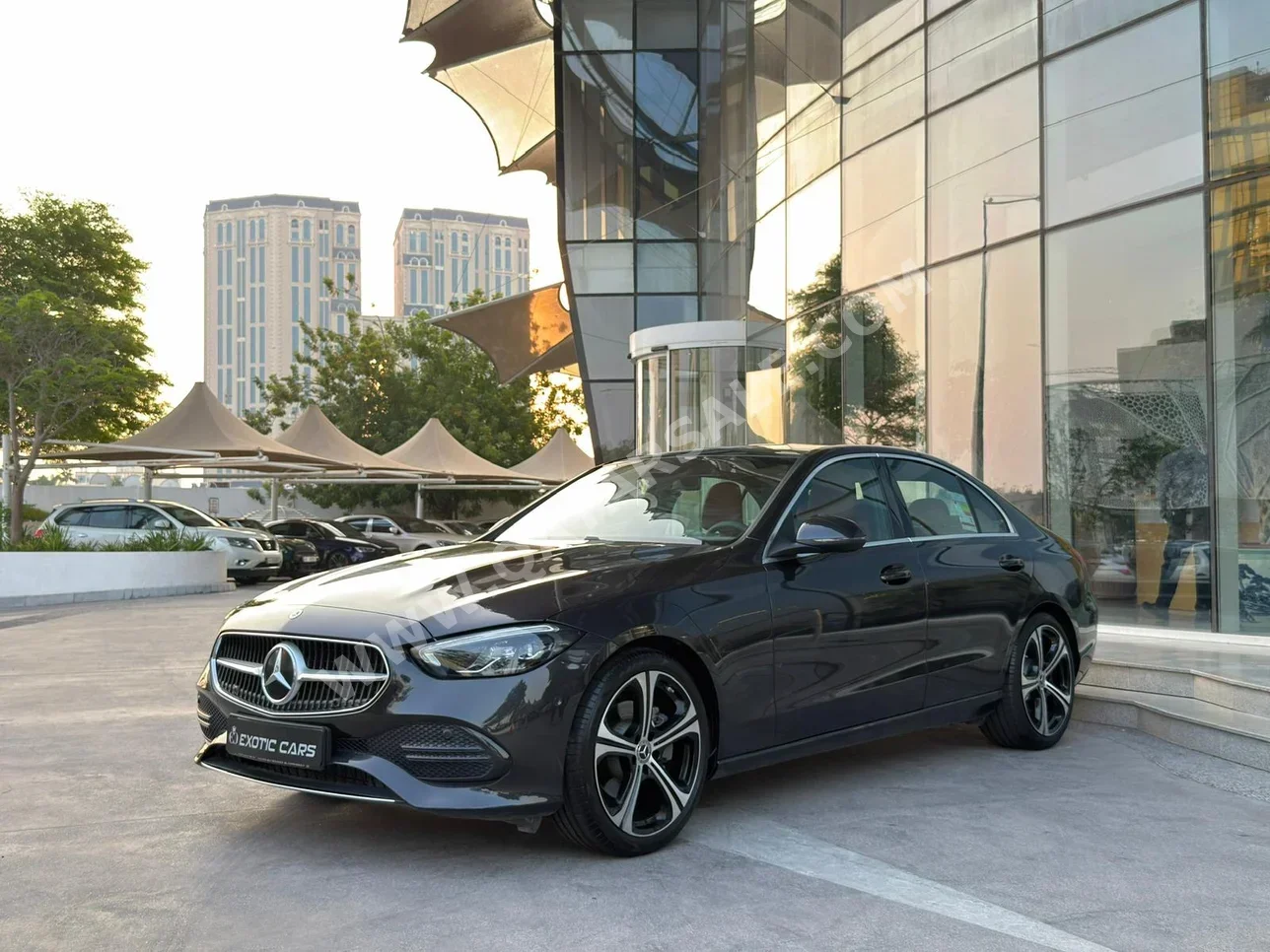 مرسيدس - بنز  سي - كلاس  200  2025  اوتوماتيك  0 كم  4 سلندر  دفع خلفي  سيدان  رمادي  تحت الضمان