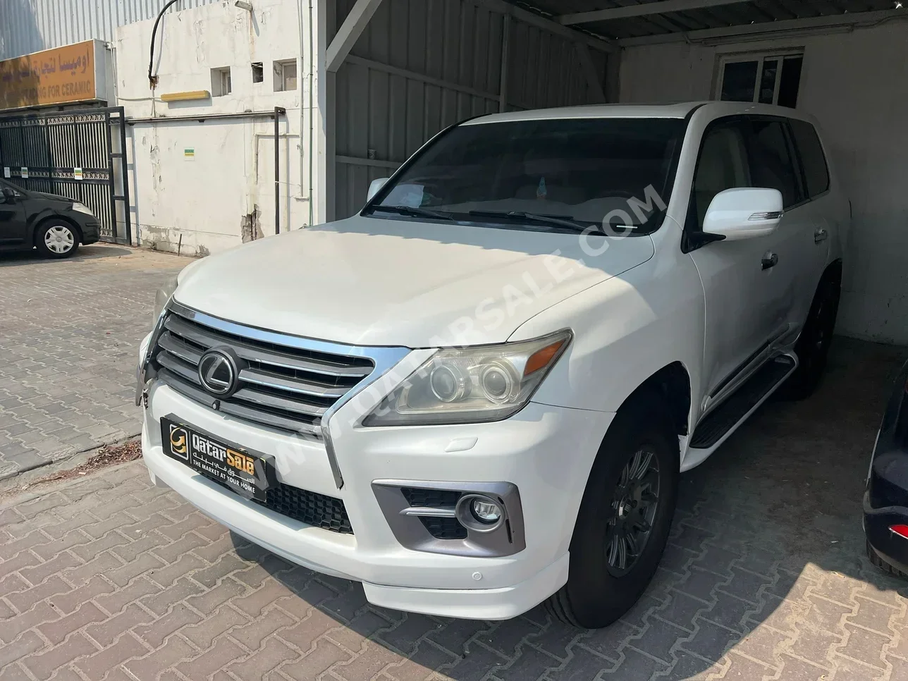 لكزس ال اكس 570 2008 اوتوماتيك 320,000 كم 8 سلندر دفع رباعي اس يو في أبيض