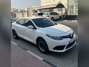 رينو  فلونس  2015  اوتوماتيك  77,000 كم  4 سلندر  سحب امامي  سيدان  أبيض