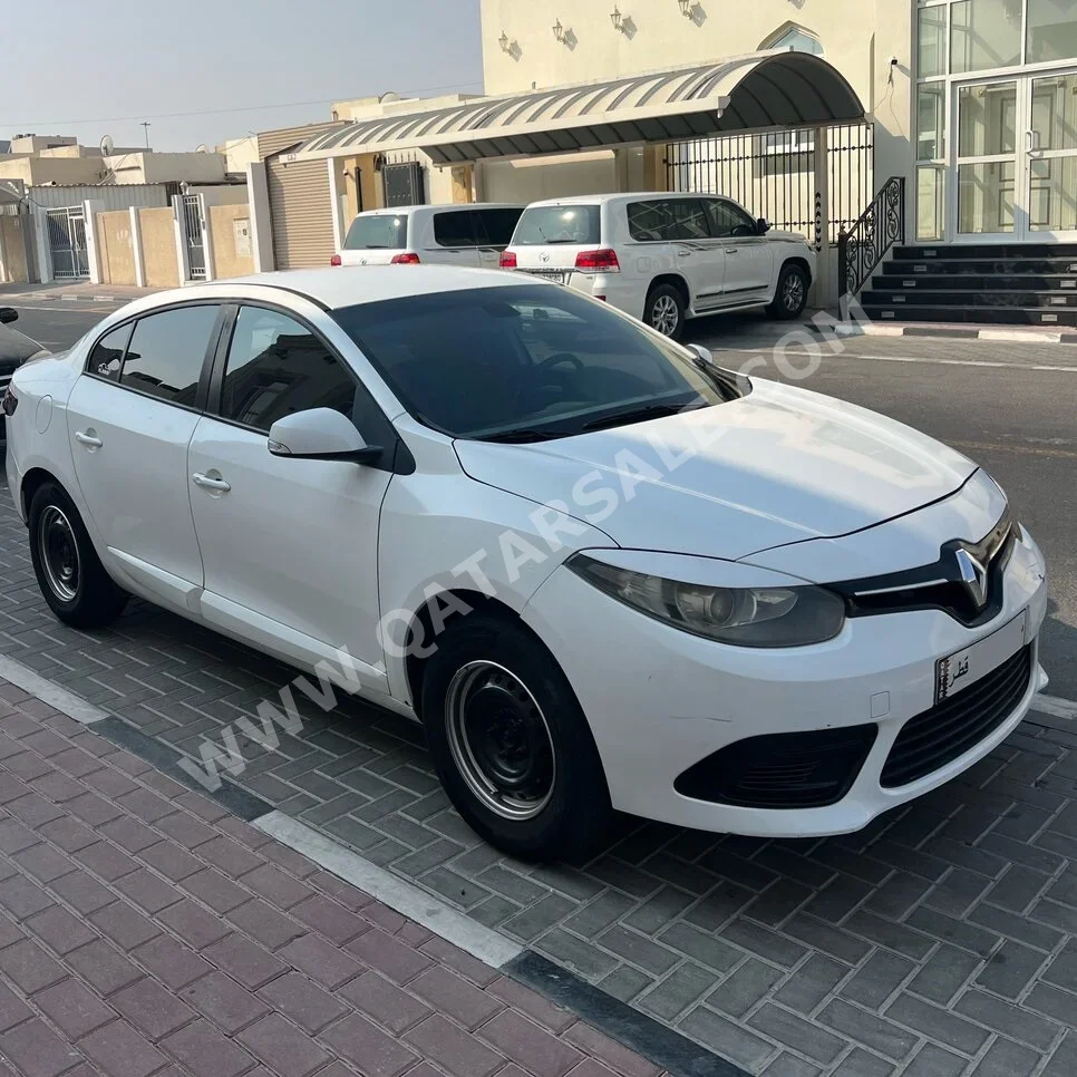 Renault Fluence 2015 Automatic 77,000 Km 4 Cylinder Front Wheel Drive (FWD) Sedan White