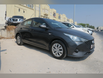 هيونداي  اكسنت  2021  اوتوماتيك  137,000 كم  4 سلندر  سحب امامي  سيدان  رمادي