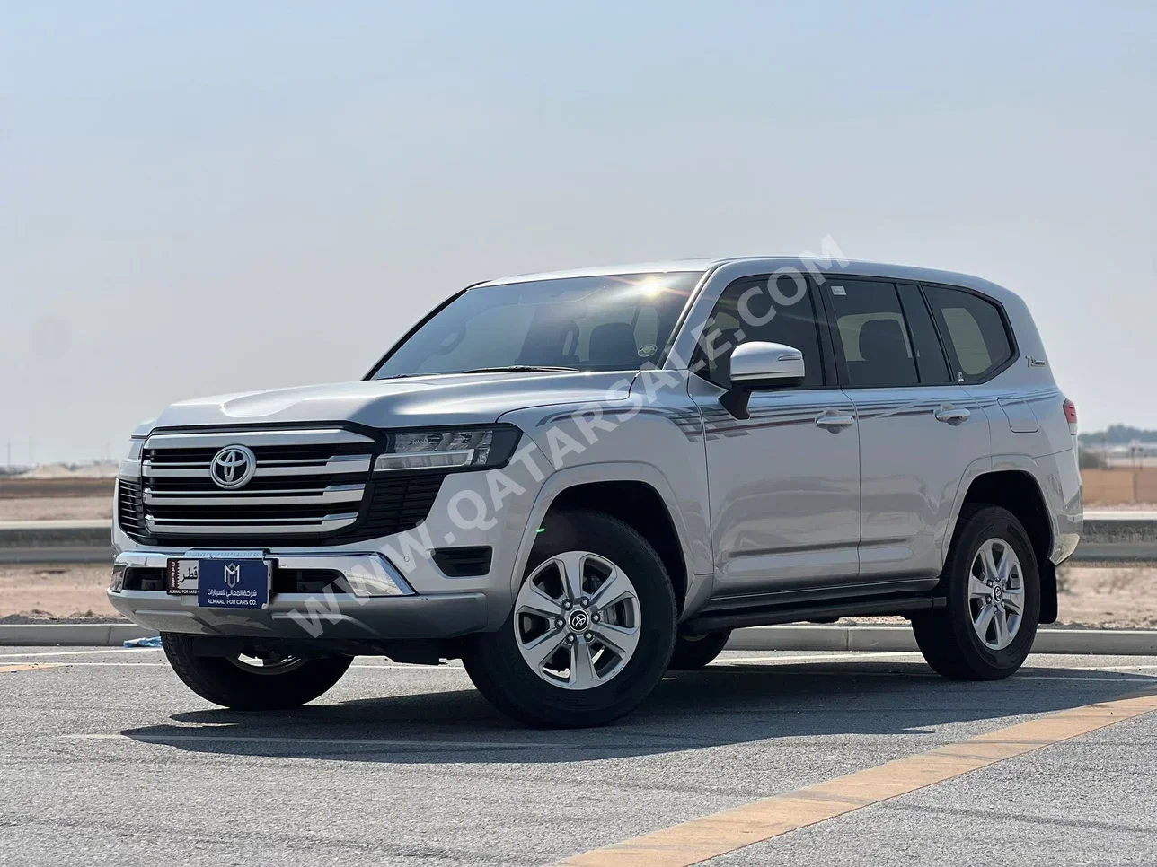 تويوتا  لاند كروزر  جي اكس ار  2022  اوتوماتيك  135,000 كم  6 سلندر  دفع رباعي  اس يو في  فضي