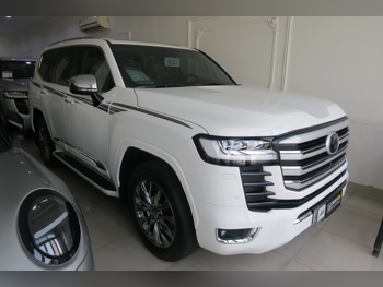 تويوتا  لاند كروزر  في اكس ار توين توربو  2024  اوتوماتيك  4,000 كم  6 سلندر  دفع رباعي  اس يو في  أبيض  تحت الضمان