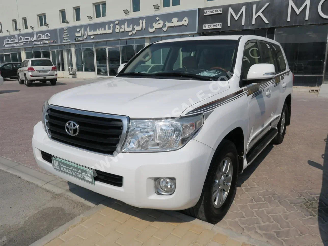 تويوتا  لاند كروزر  جي اكس  2012  اوتوماتيك  244,000 كم  6 سلندر  دفع رباعي  اس يو في  أبيض