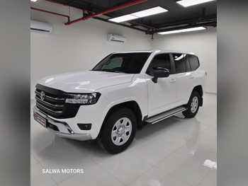 تويوتا لاند كروزر جي اكس 2025 اوتوماتيك 19,000 كم 6 سلندر دفع رباعي اس يو في أبيض تحت الضمان