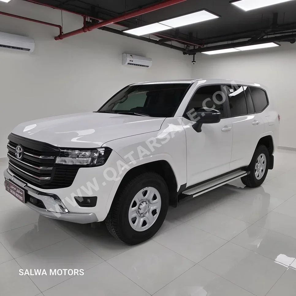 تويوتا  لاند كروزر  جي اكس  2025  اوتوماتيك  19,000 كم  6 سلندر  دفع رباعي  اس يو في  أبيض  تحت الضمان