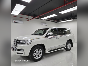 تويوتا  لاند كروزر  جي اكس ار  2018  اوتوماتيك  222,000 كم  8 سلندر  دفع رباعي  اس يو في  أبيض