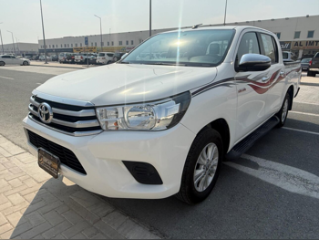 Toyota  Hilux  SR5  2020  Automatic  197,000 Km  4 Cylinder  Front Wheel Drive (FWD)  Pick Up  White