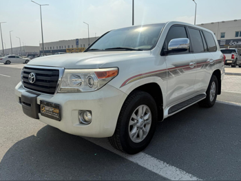 تويوتا  لاند كروزر  جي اكس ار  2012  اوتوماتيك  445,000 كم  8 سلندر  دفع رباعي  اس يو في  أبيض