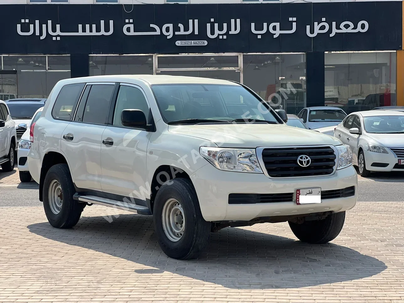 تويوتا  لاند كروزر  جي  2011  اوتوماتيك  361,000 كم  6 سلندر  دفع رباعي  اس يو في  أبيض