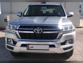 تويوتا  لاند كروزر  جي اكس ار  2019  اوتوماتيك  235,000 كم  8 سلندر  دفع رباعي  اس يو في  فضي