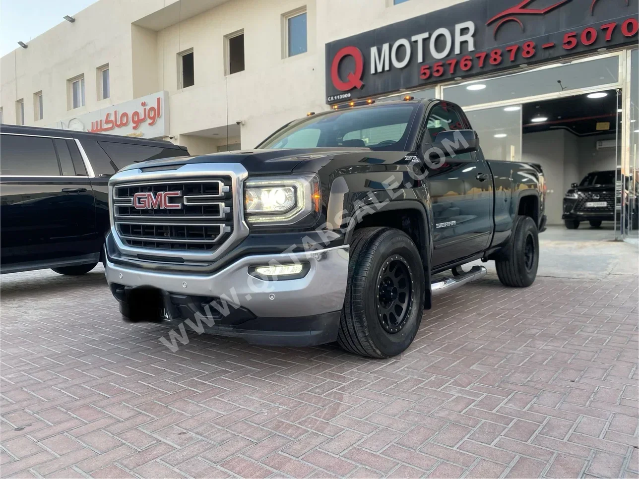 جي ام سي  سييرا  2018  اوتوماتيك  90,000 كم  8 سلندر  دفع رباعي  بيكب  أسود