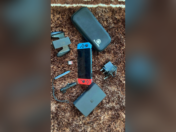 Video Games Consoles - Nintendo - Switch - 32 GB -Included Controllers: No Controllers Included