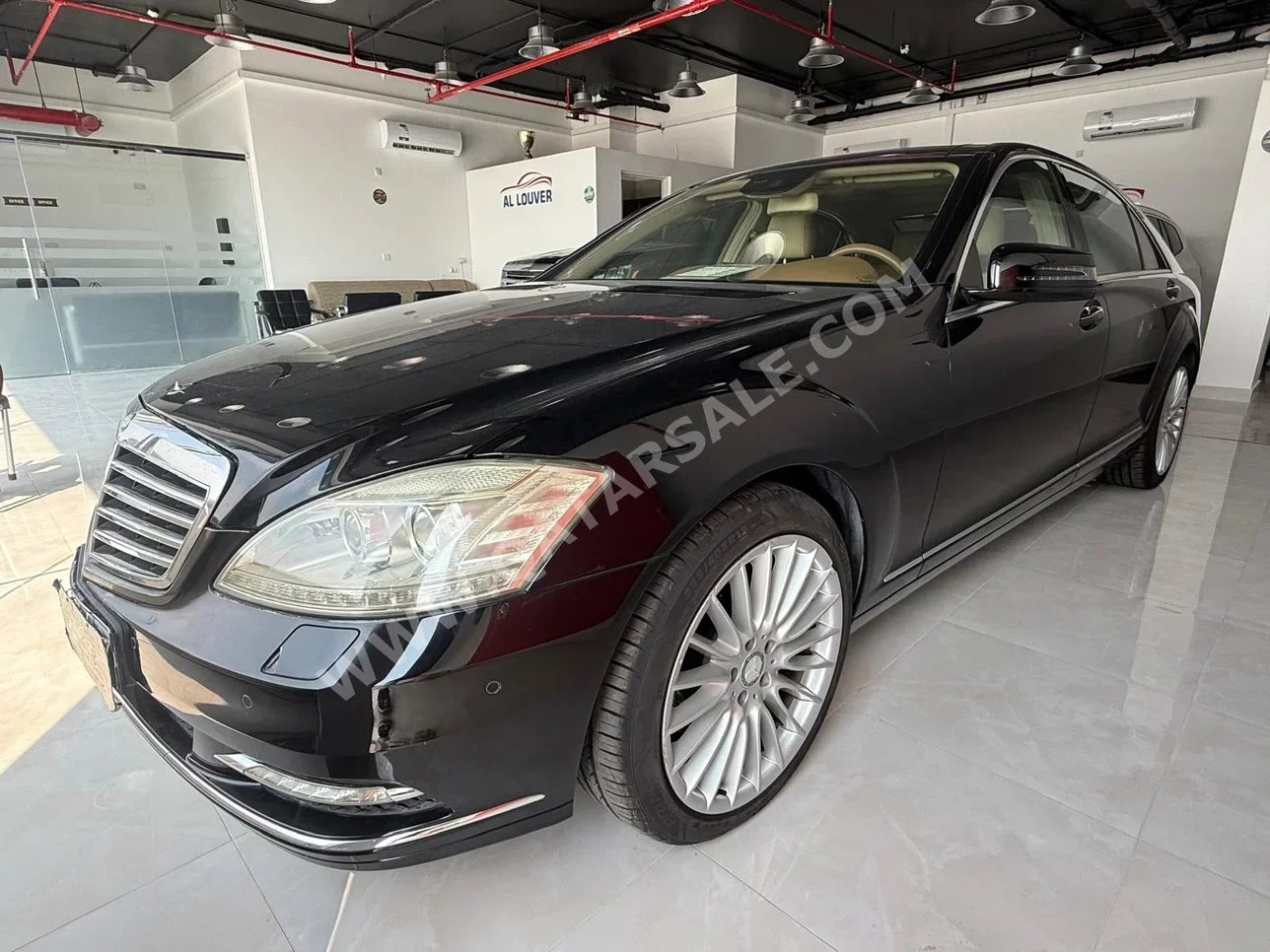 مرسيدس - بنز  اس - كلاس  300  2013  اوتوماتيك  59,000 كم  6 سلندر  دفع خلفي  سيدان  أسود