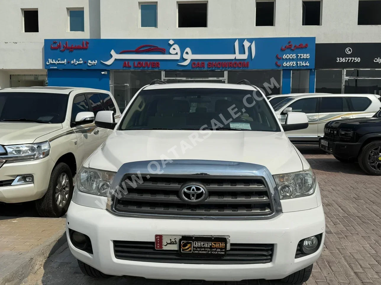 Toyota  Sequoia  2014  Automatic  285,000 Km  8 Cylinder  Four Wheel Drive (4WD)  SUV  White