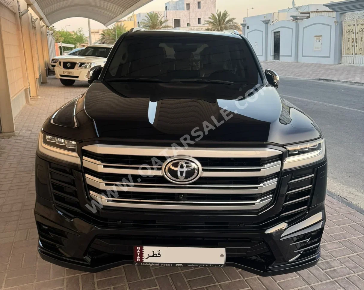 تويوتا  لاند كروزر  في اكس توين توربو  2022  اوتوماتيك  80,000 كم  6 سلندر  دفع رباعي  اس يو في  أسود