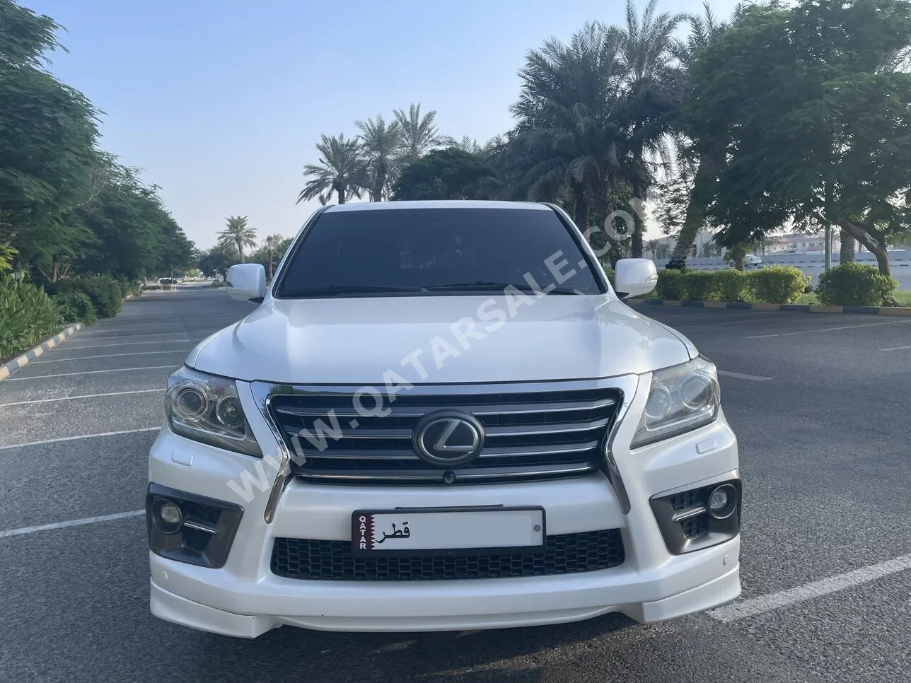 لكزس  ال اكس  570 اس  2015  اوتوماتيك  149,600 كم  8 سلندر  دفع رباعي  اس يو في  أبيض