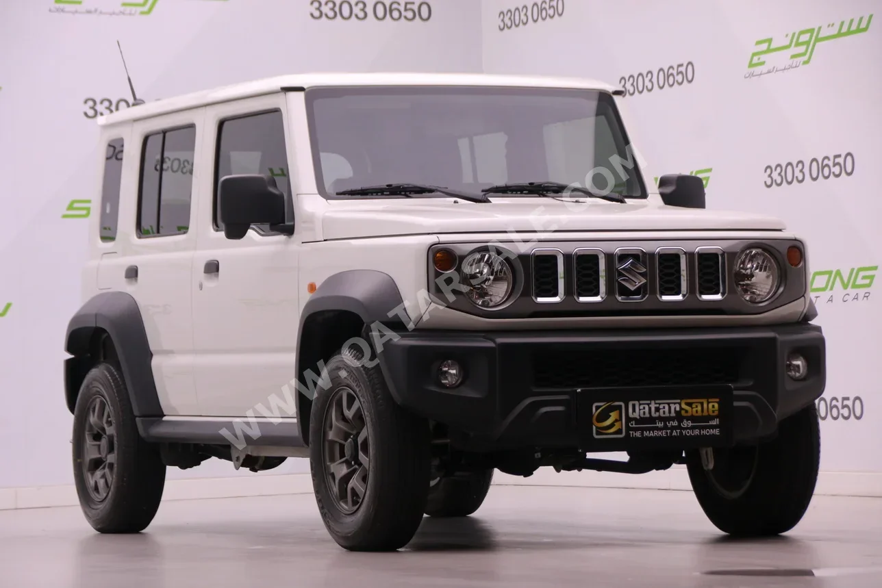 سوزوكي  جمني  2024  اوتوماتيك  29,000 كم  4 سلندر  دفع رباعي  اس يو في  أبيض  تحت الضمان