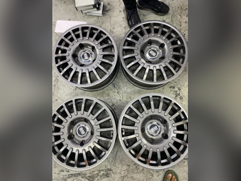 العجلات والجنوط (الرنقات) برايد صنع في إسبانيا \  4 مواسم  تشمل الرنق  17 ميليمتر  17"  مع ضمان