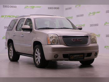 GMC Yukon Denali 2009 Automatic 140,000 Km 8 Cylinder Four Wheel Drive (4WD) SUV Gold