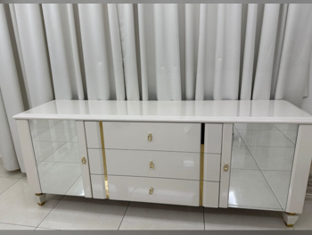 الطاولات والخزائن الجانبية طاولة متعددة الاستخدامات - نابكو مركز المفروشات - اللون البيج - مع مرآة